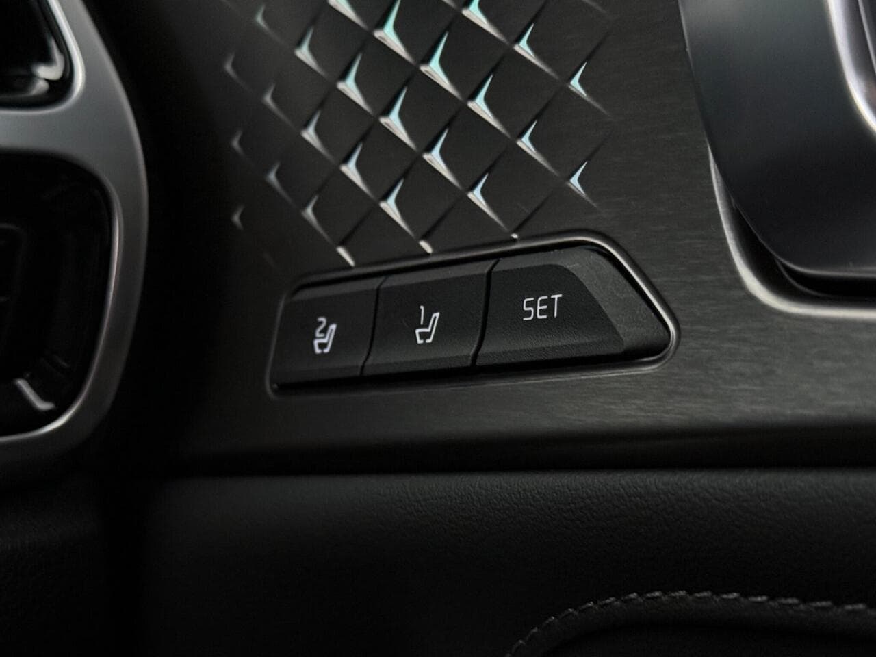 Kia Sorento thumbnail Misc Controls