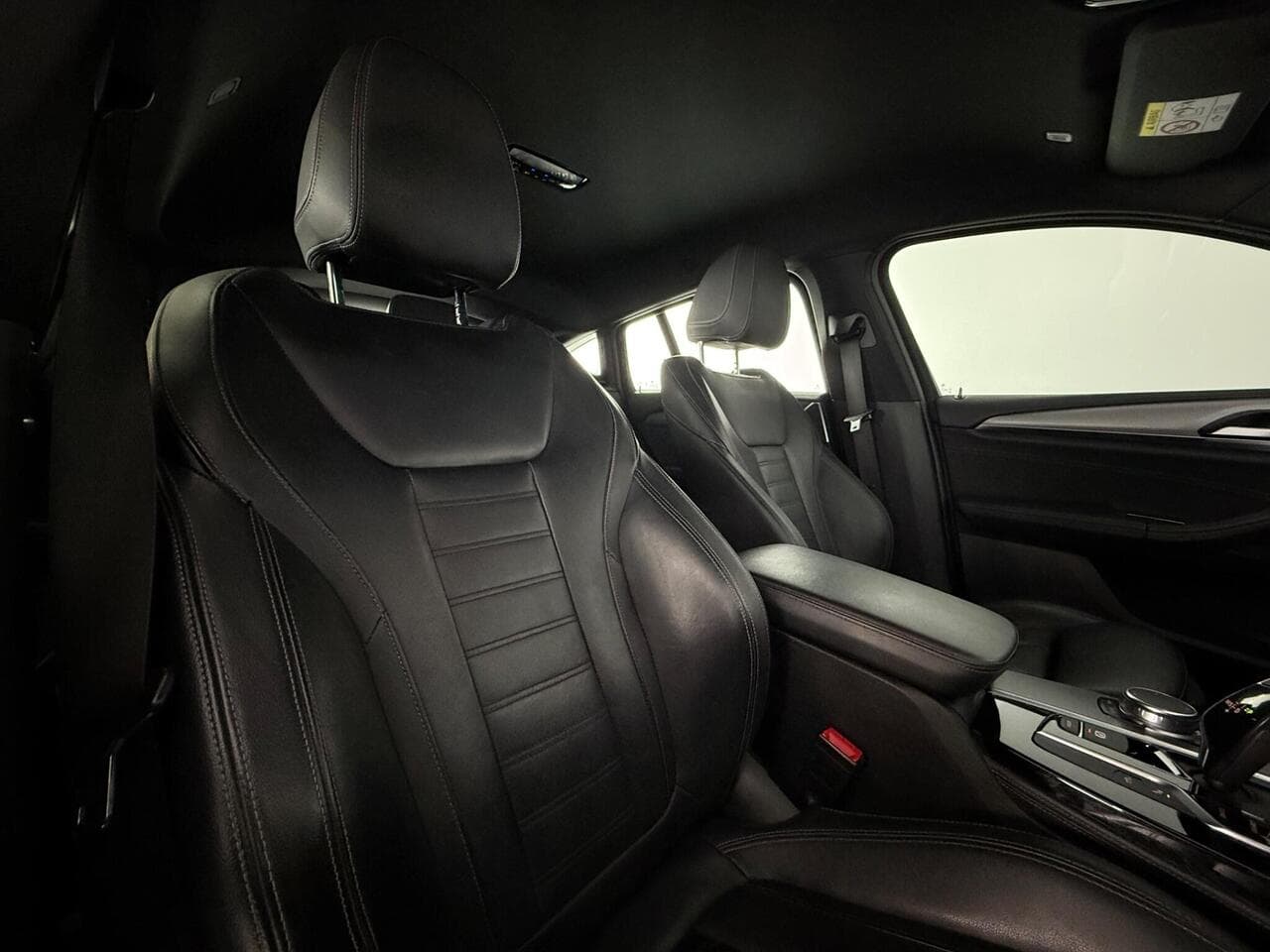 BMW X4 thumbnail Seat Driver