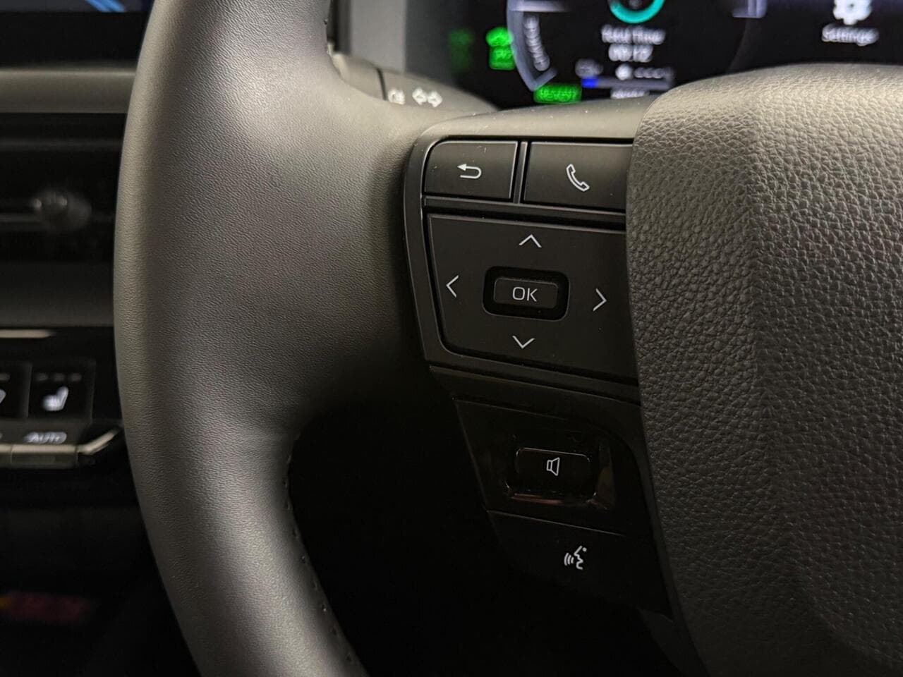 Toyota C-HR thumbnail Misc Controls