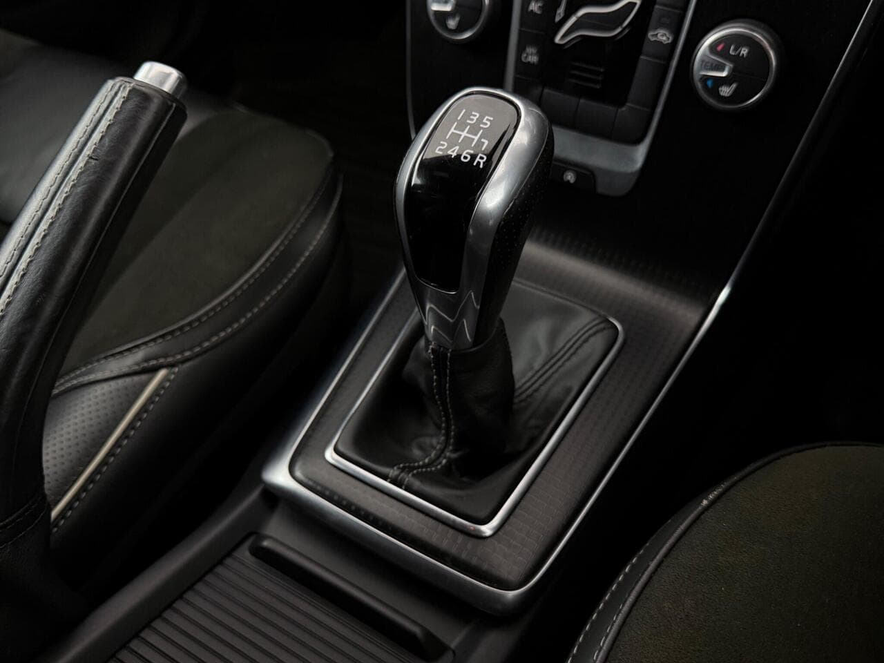Volvo V40 thumbnail Interior Front