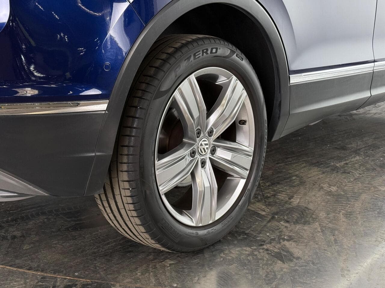 Volkswagen Tiguan thumbnail Wheel