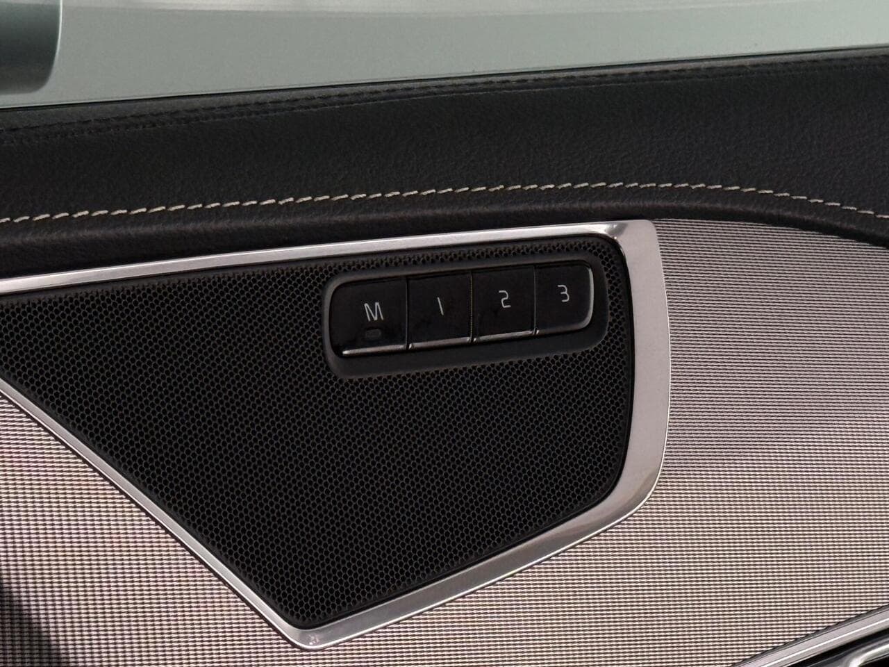 Volvo XC90 thumbnail Misc Controls