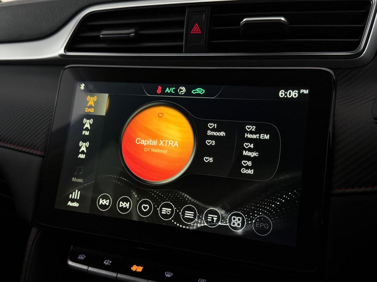 MG MG ZS thumbnail Infotainment System
