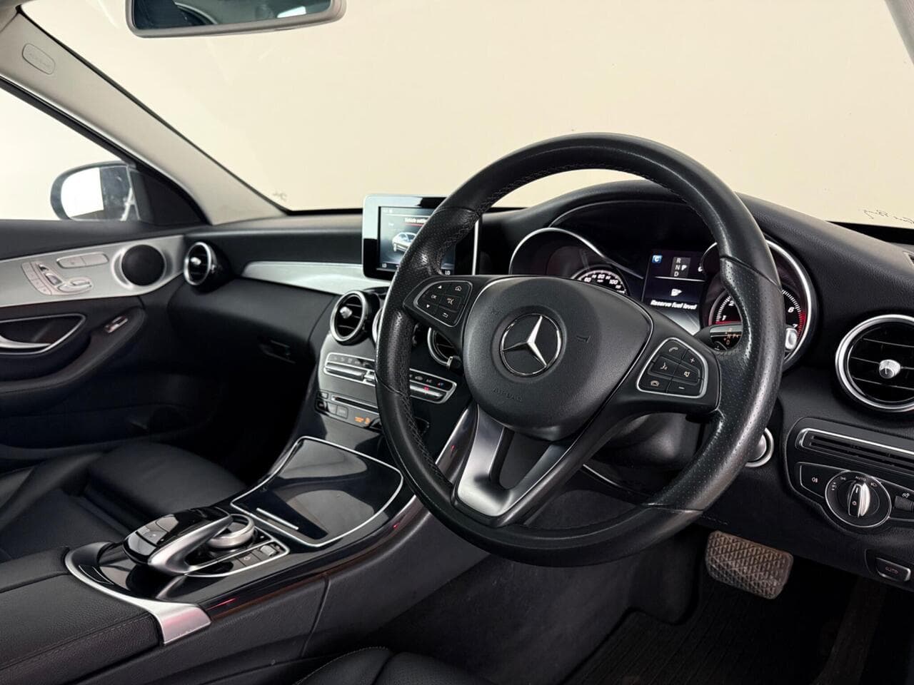 Mercedes-Benz C Class thumbnail Interior Front
