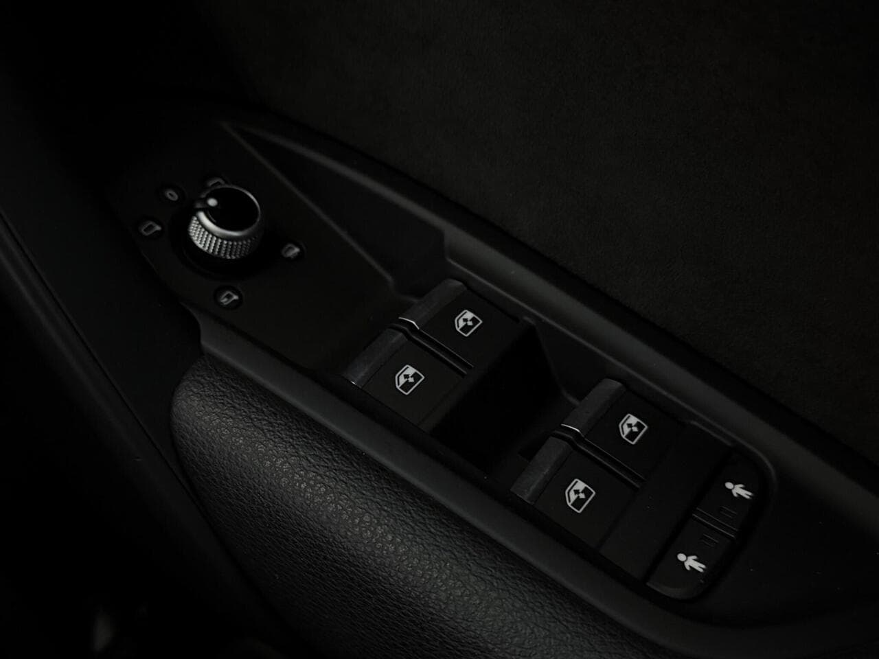 Audi Q5 thumbnail Misc Controls
