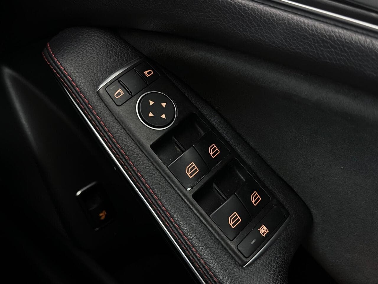 Mercedes-Benz GLA thumbnail Misc Controls