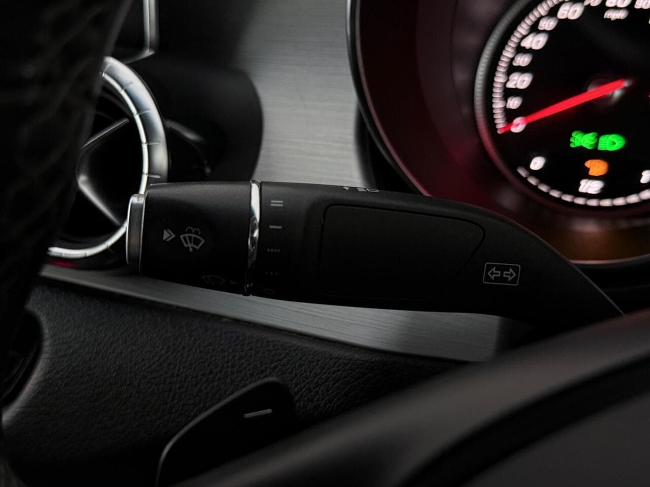 Mercedes-Benz X Class thumbnail Misc Controls