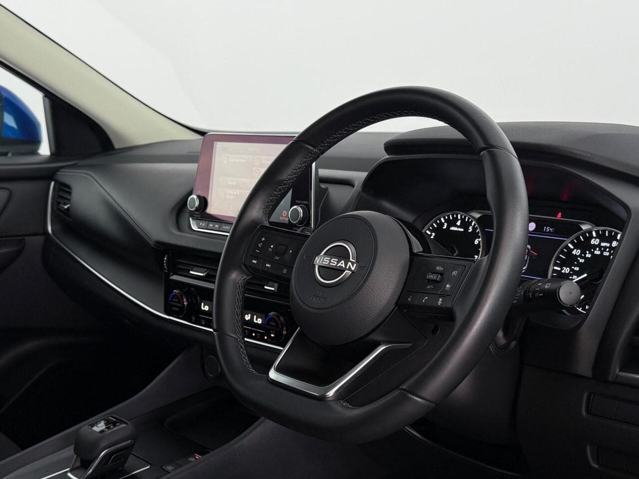 Nissan Qashqai thumbnail Steering Wheel