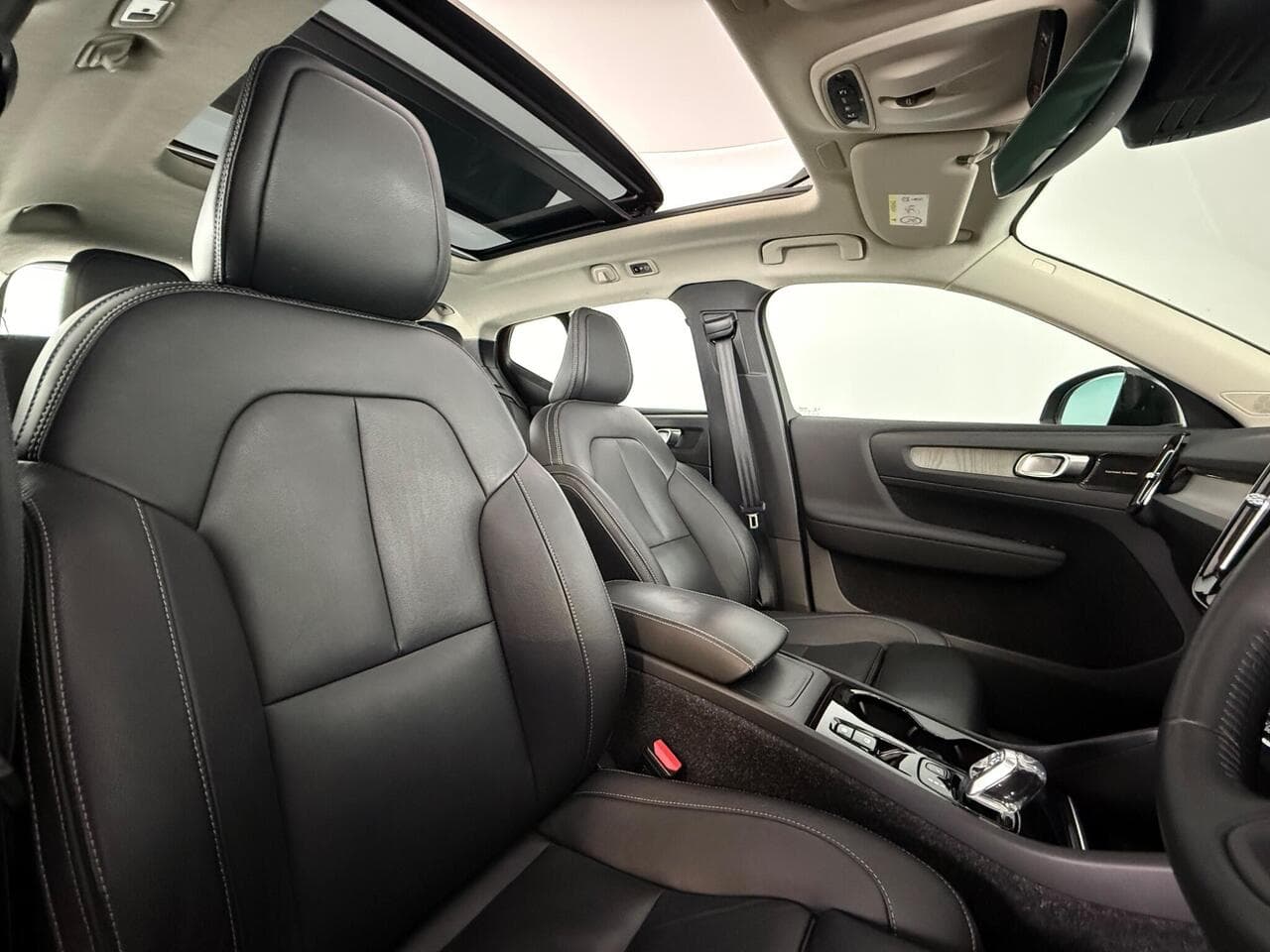 Volvo XC40 thumbnail Seat Driver