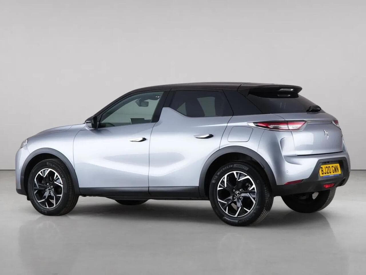 DS AUTOMOBILES DS 3 CROSSBACK thumbnail Side Left