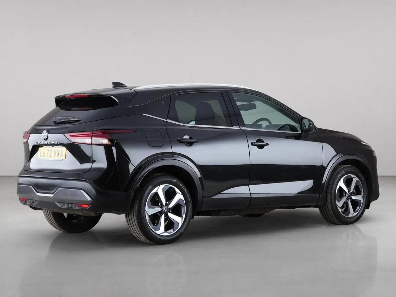 Nissan Qashqai thumbnail Side Right