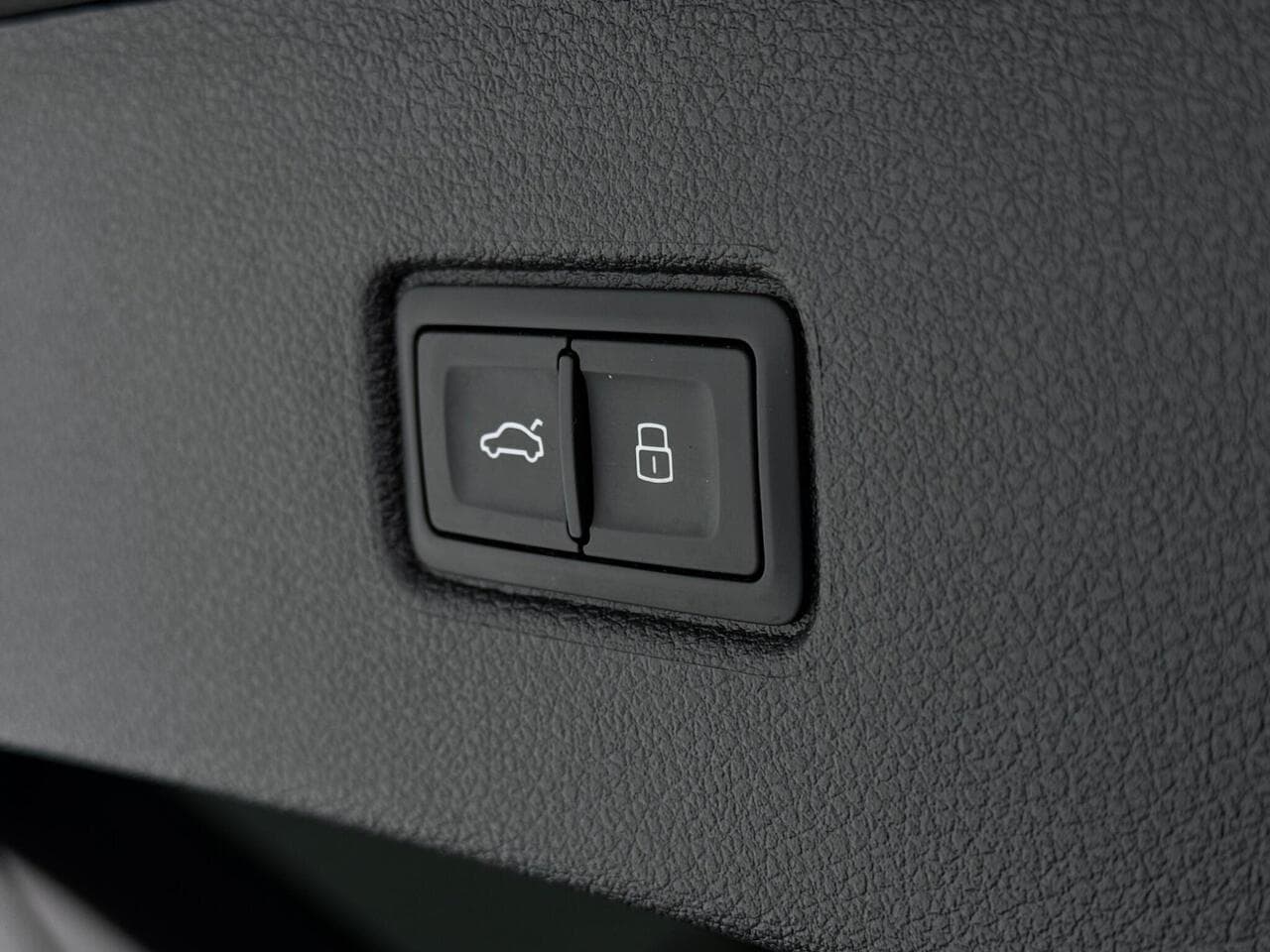 Audi Q7 thumbnail Misc Controls