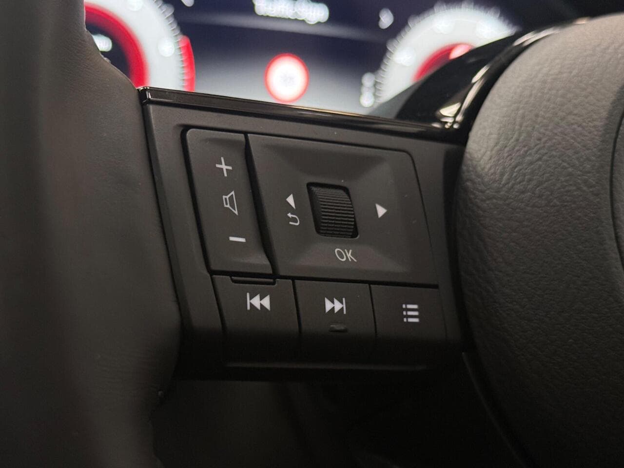 Nissan Qashqai thumbnail Misc Controls