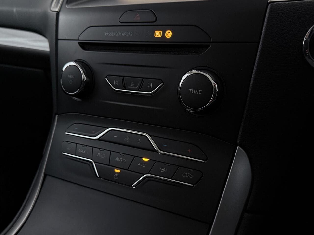 Ford Galaxy thumbnail Misc Controls