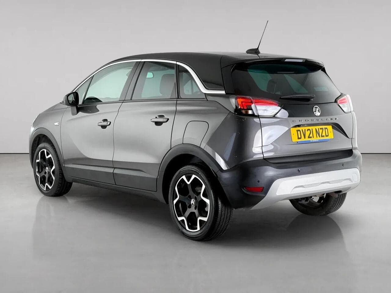 Vauxhall Crossland thumbnail Rear Left