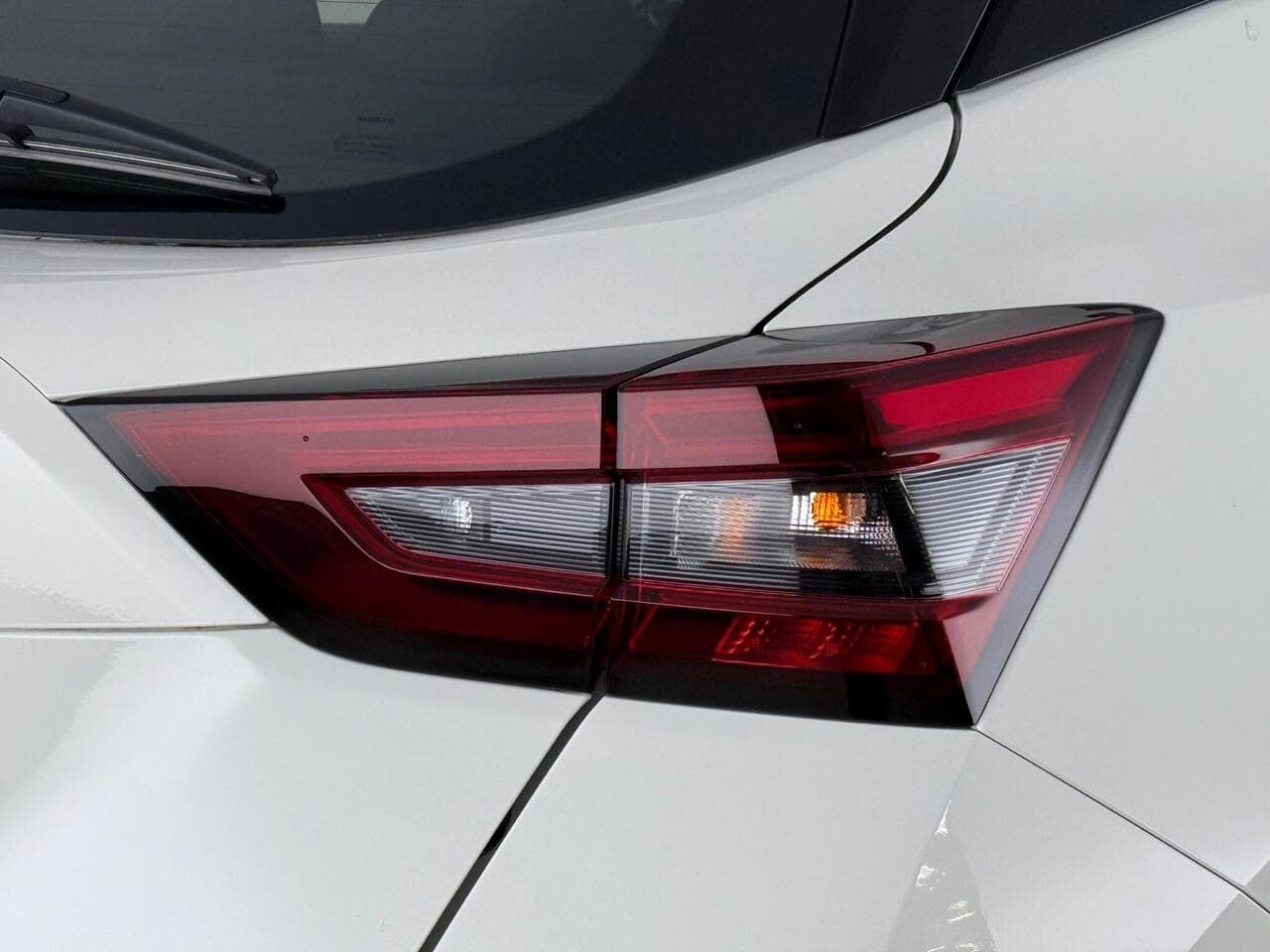 Nissan Juke thumbnail Lights Rear