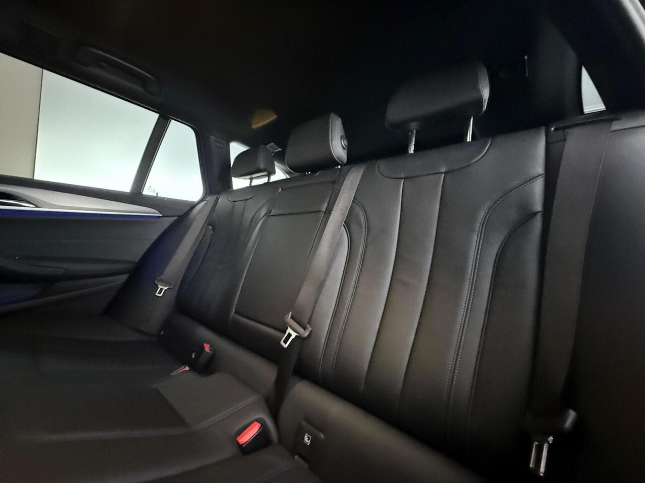 BMW 5 Series thumbnail Seats Rear