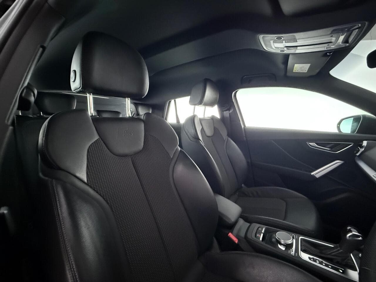 Audi Q2 thumbnail Seat Driver