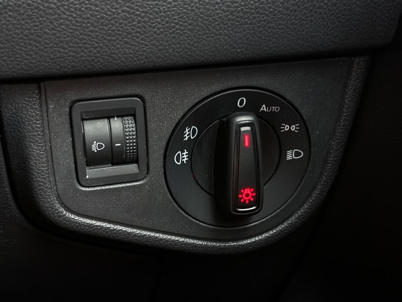 Volkswagen Polo thumbnail Misc Controls