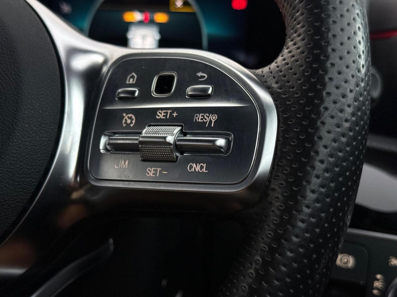 Mercedes-Benz A Class thumbnail Misc Controls