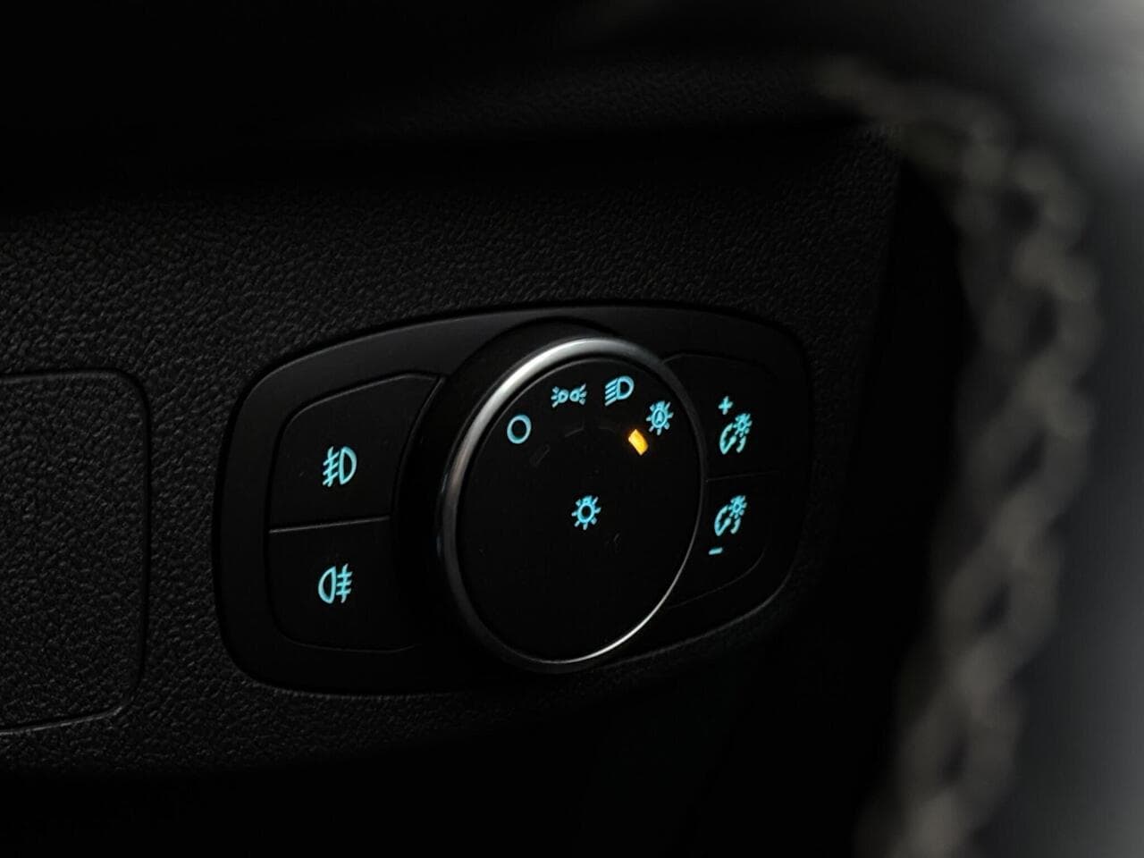 Ford Focus thumbnail Misc Controls