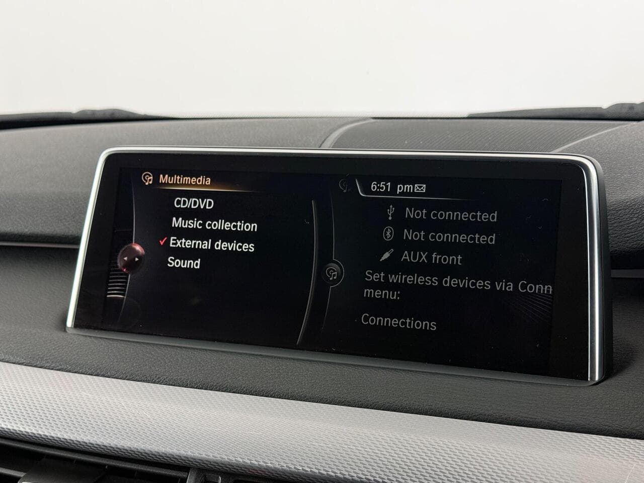 BMW X5 thumbnail Infotainment System