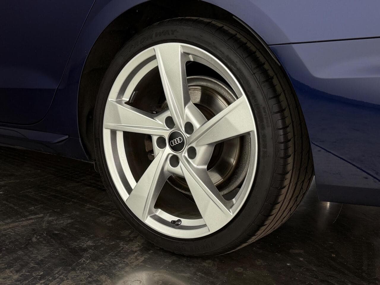 Audi A4 Avant thumbnail Wheel