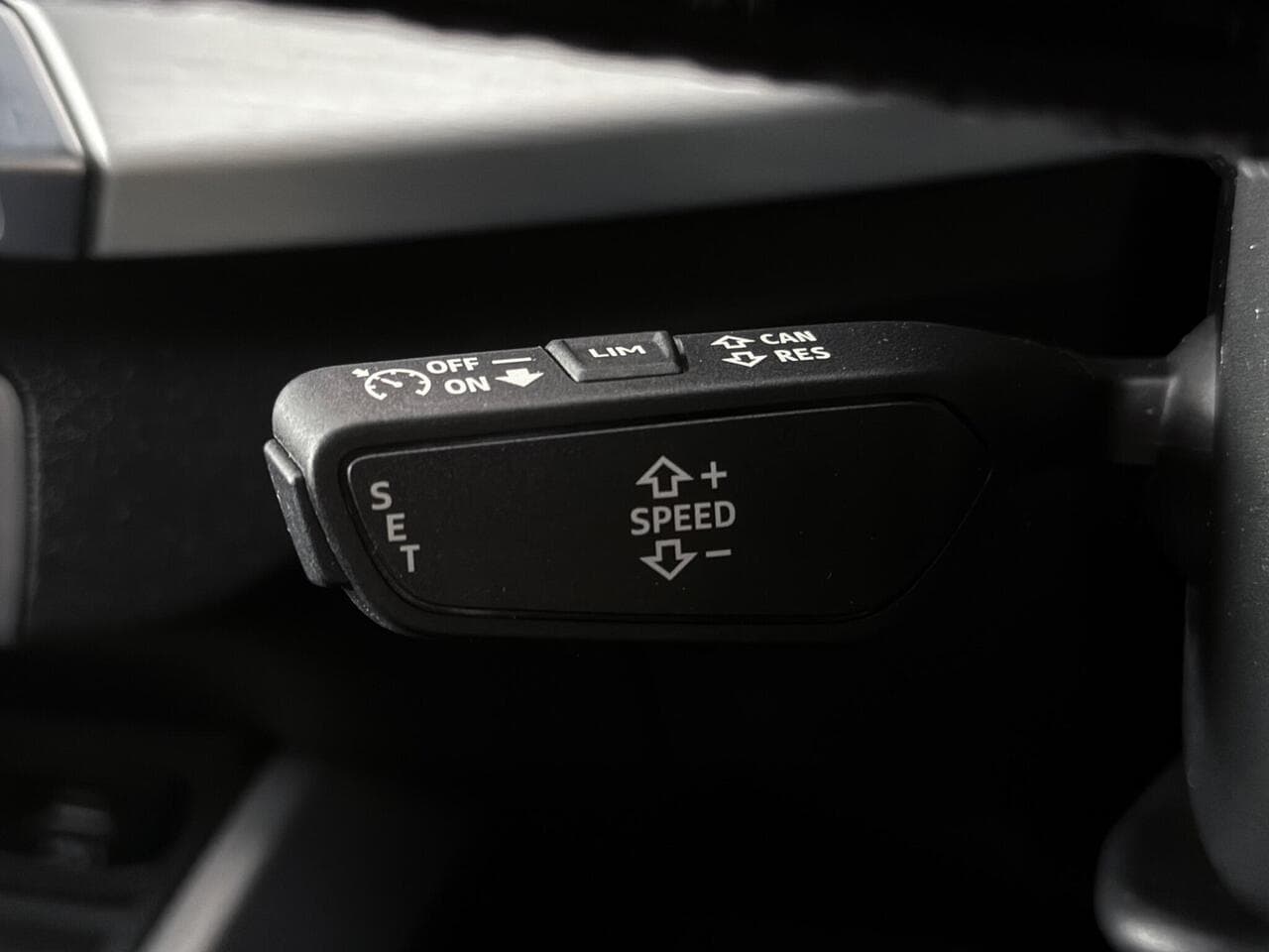 Audi Q2 thumbnail Misc Controls
