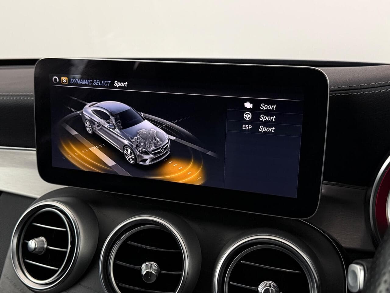 Mercedes-Benz C Class thumbnail Infotainment System