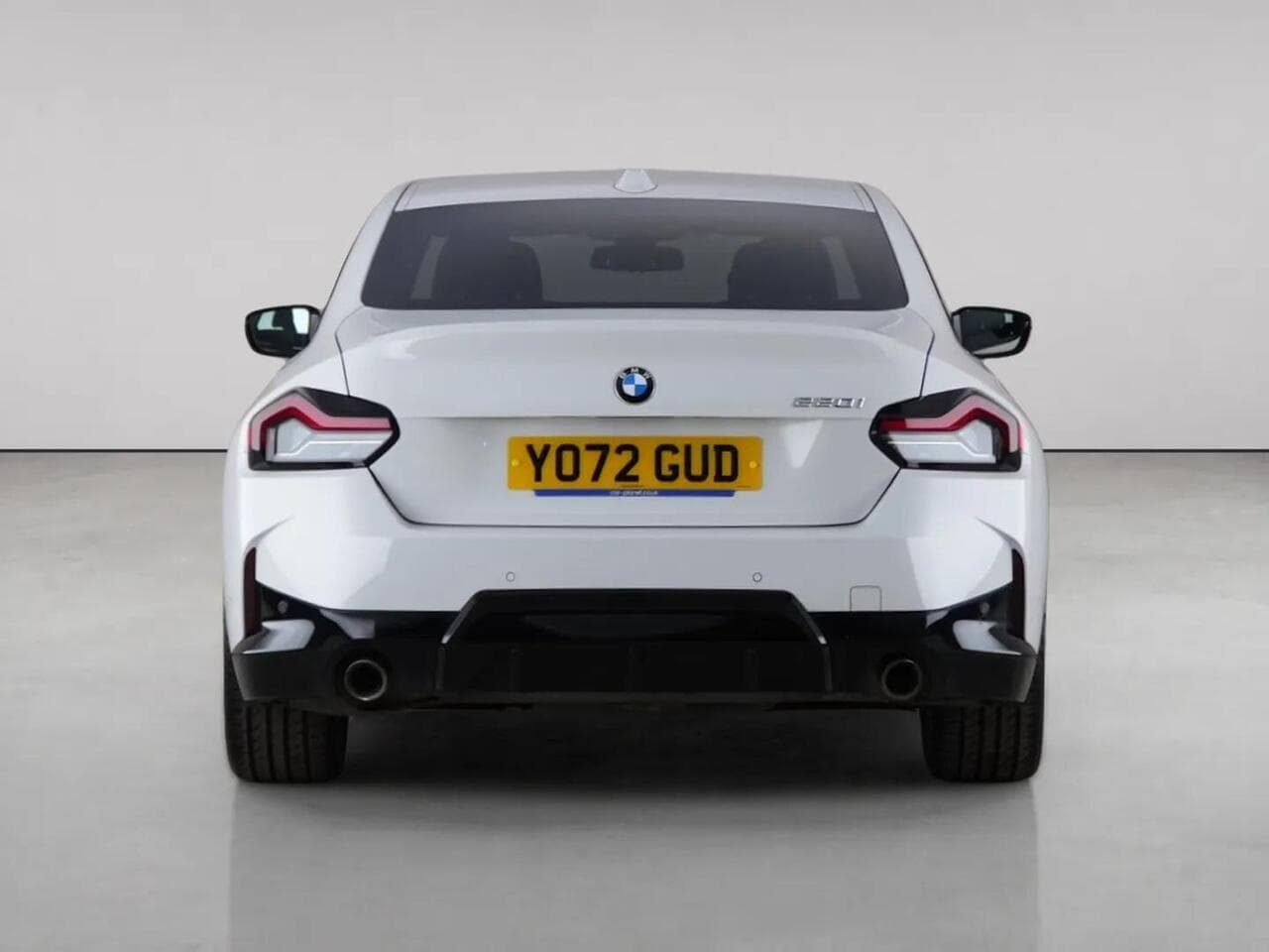 BMW 2 Series thumbnail Rear