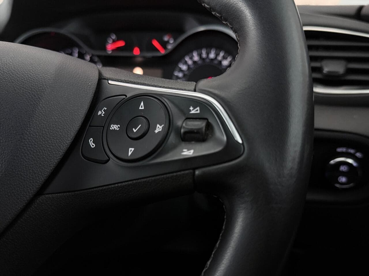 Vauxhall Grandland X thumbnail Misc Controls