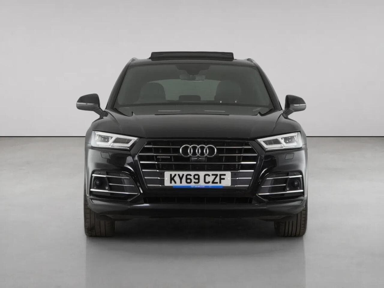 Audi Q5 thumbnail Front