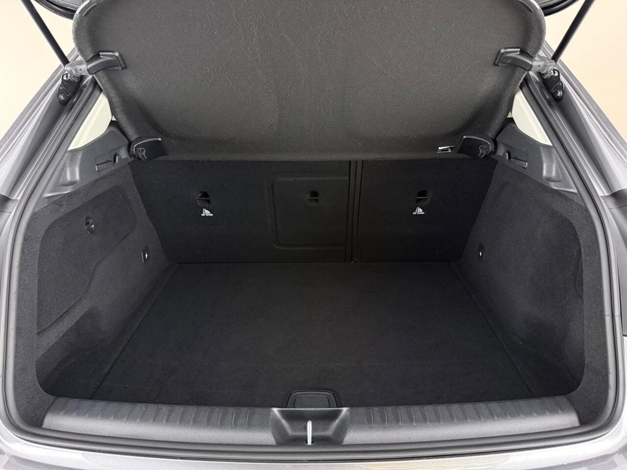 Mercedes-Benz GLA thumbnail Boot
