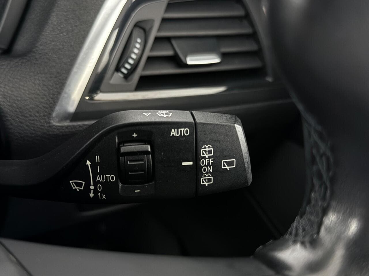 BMW 1 Series thumbnail Misc Controls