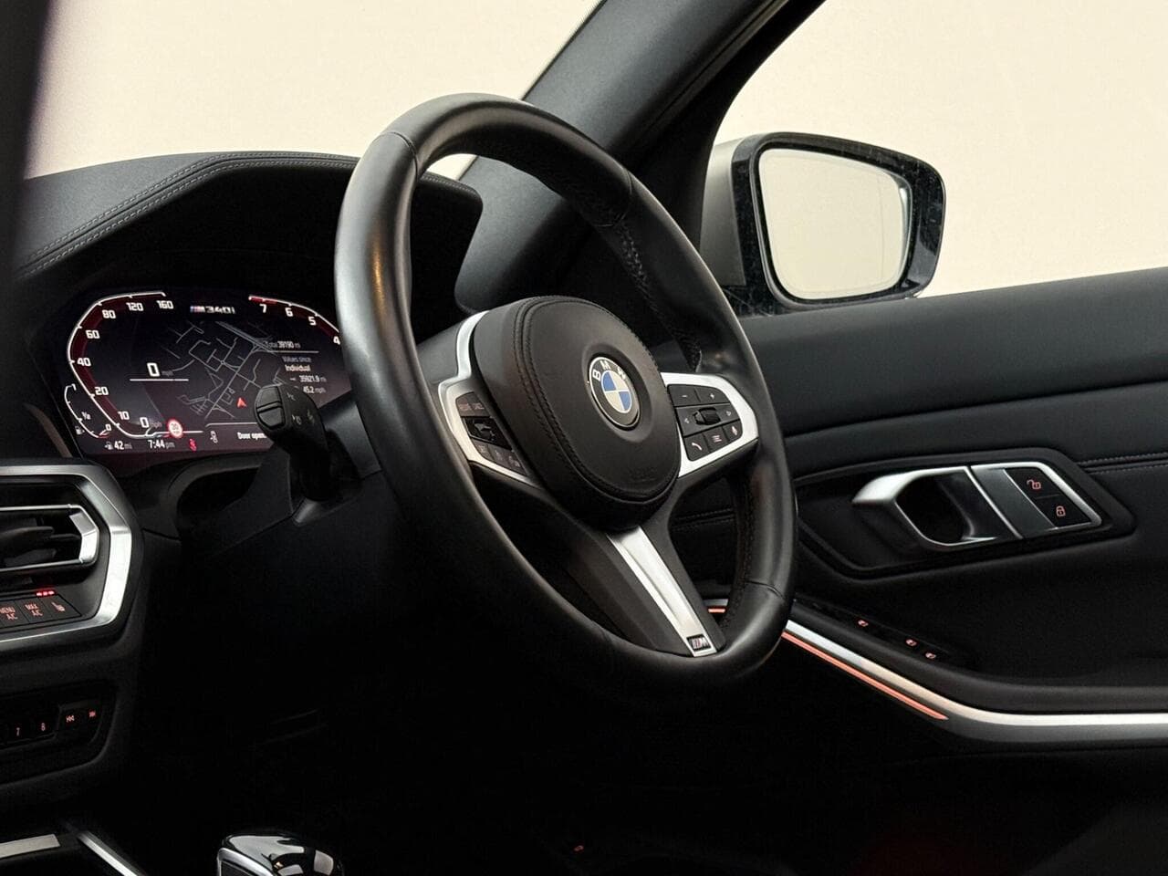 BMW 3 Series thumbnail Interior Front