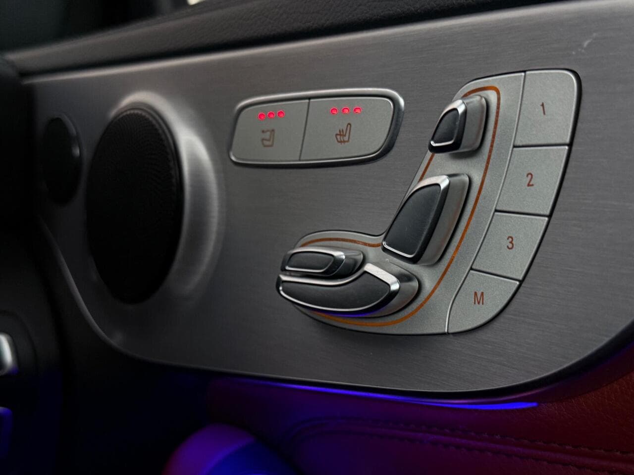 Mercedes-Benz C Class thumbnail Misc Controls