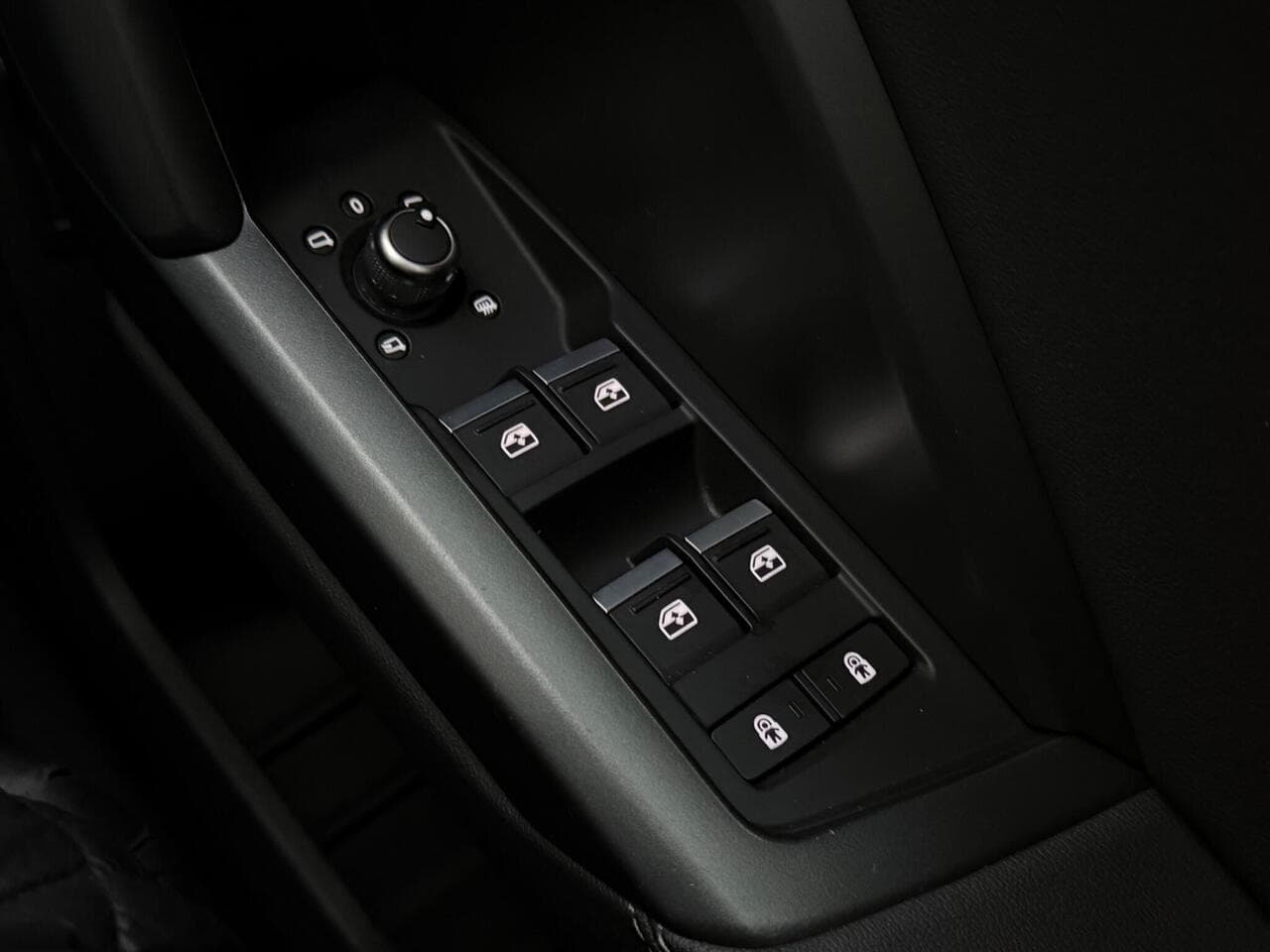 Audi Q3 thumbnail Misc Controls