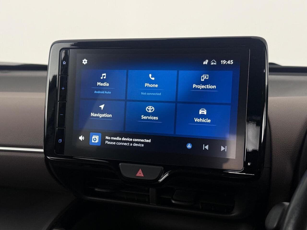 Toyota Yaris Cross thumbnail Infotainment System
