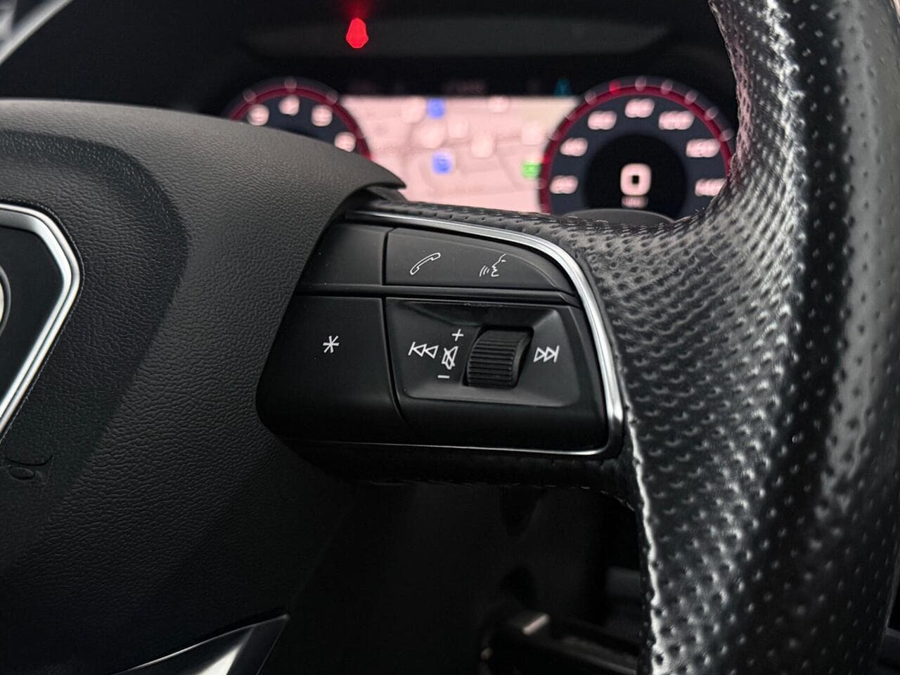 Audi Q3 thumbnail Misc Controls