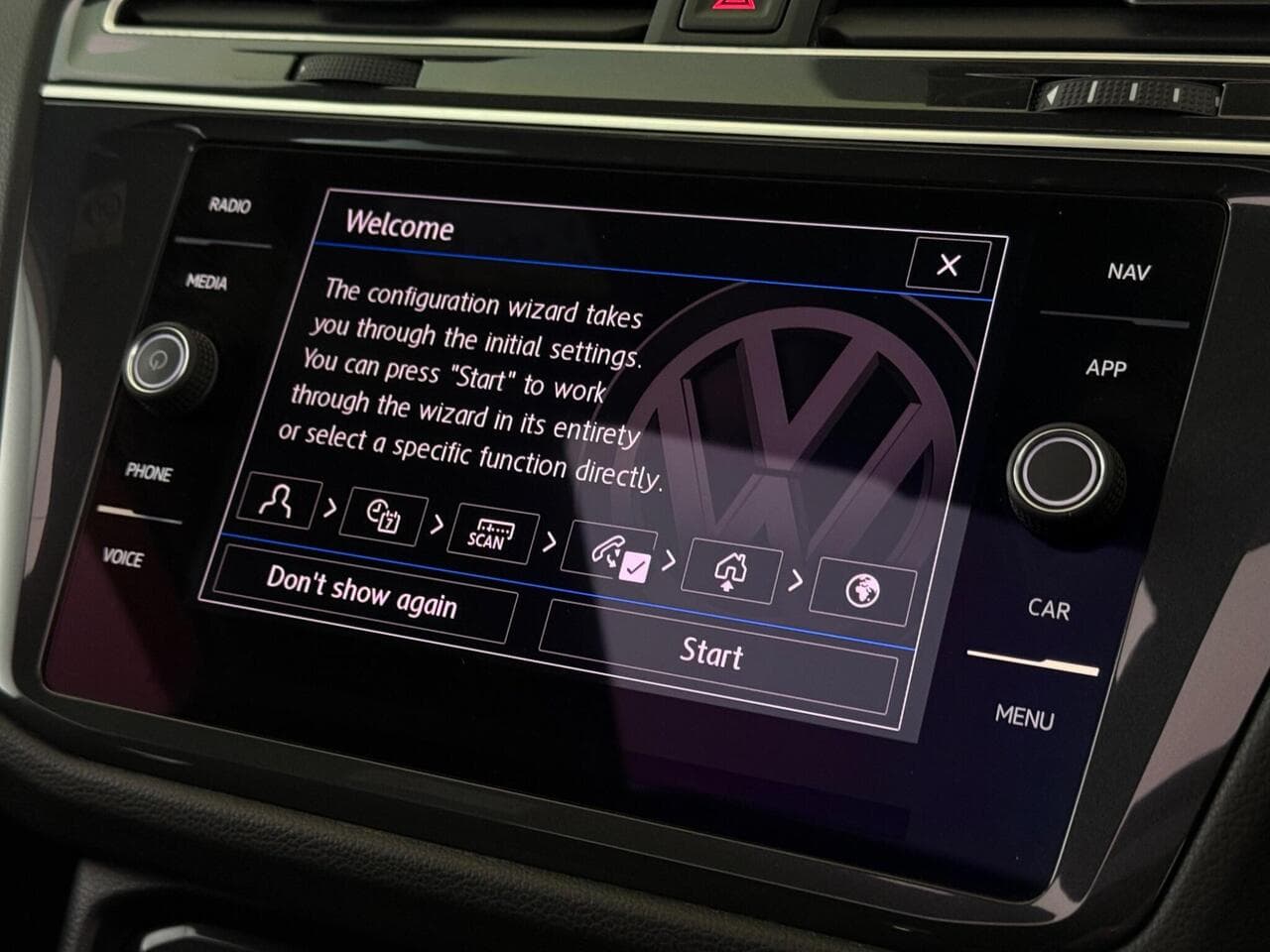 Volkswagen Tiguan thumbnail Infotainment System