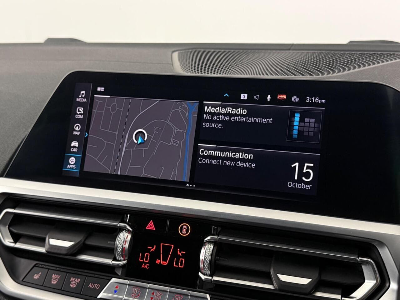 BMW 3 Series thumbnail Infotainment System