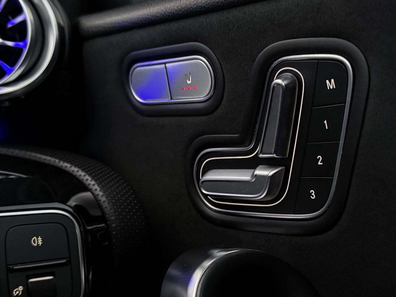 Mercedes-Benz A Class thumbnail Misc Controls