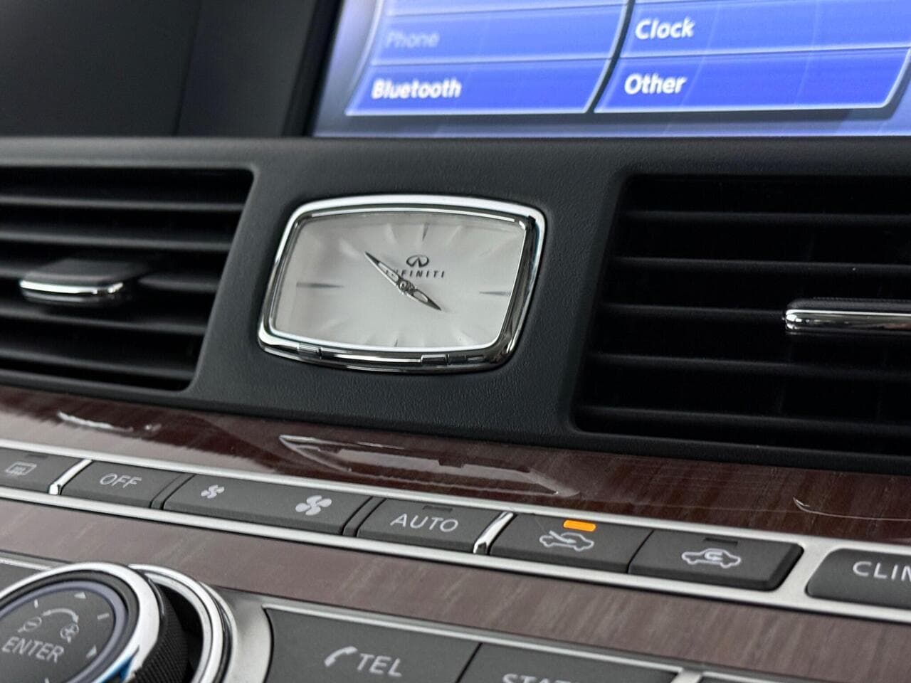 Infiniti Q70 thumbnail Misc Controls
