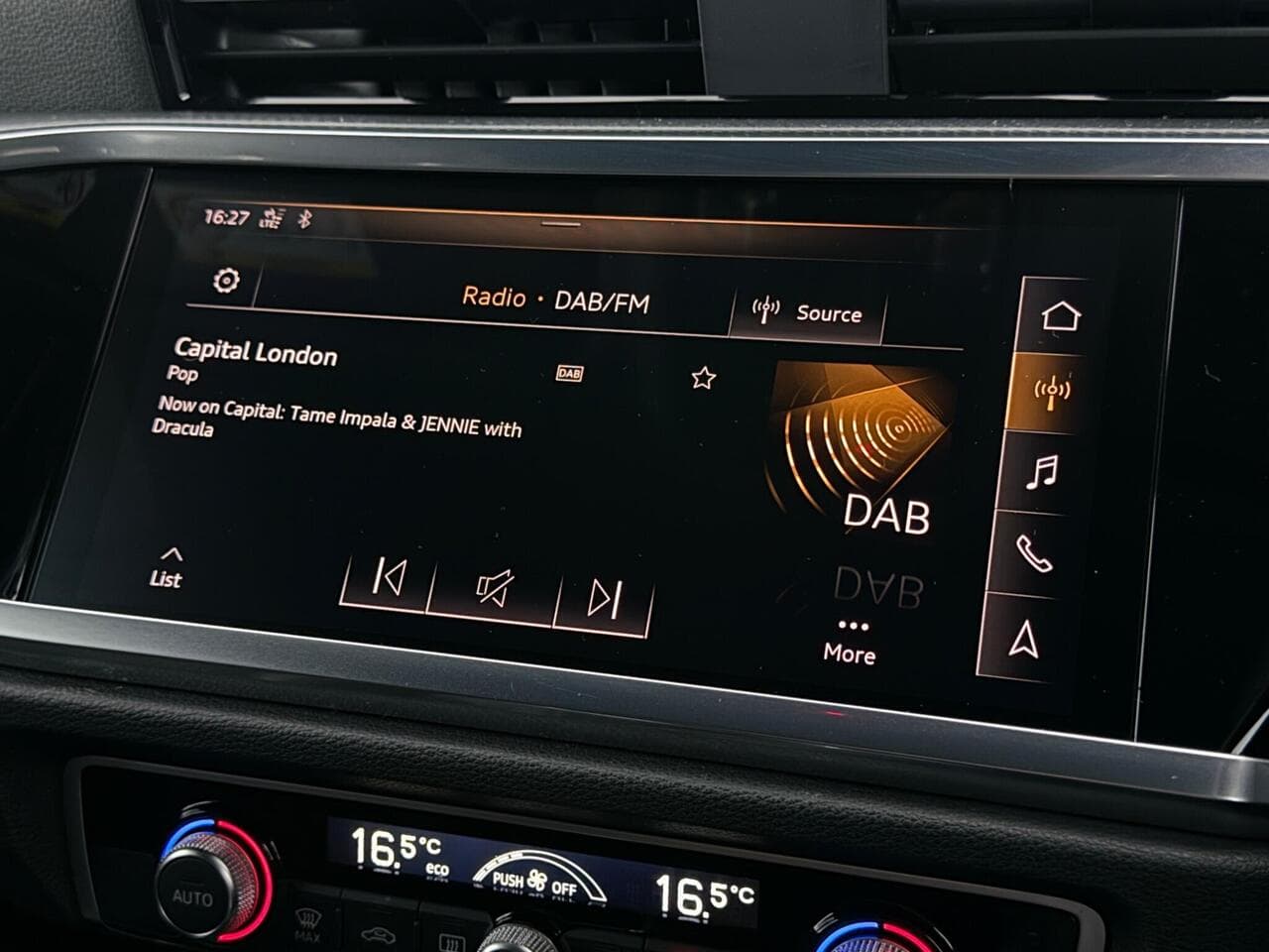 Audi Q3 thumbnail Infotainment System