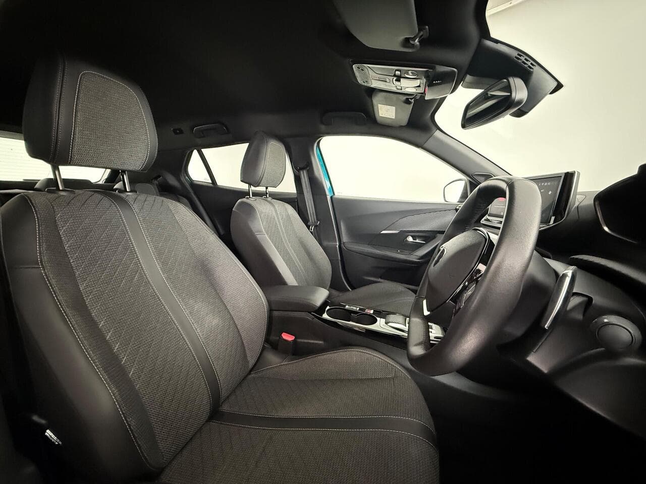 Peugeot 2008 thumbnail Seat Driver