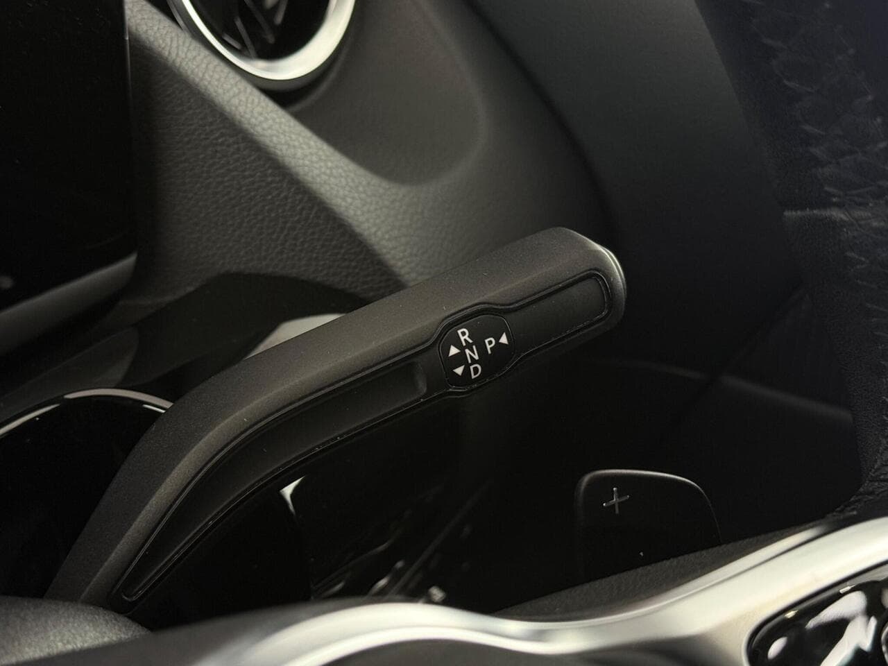 Mercedes-Benz B Class thumbnail Misc Controls