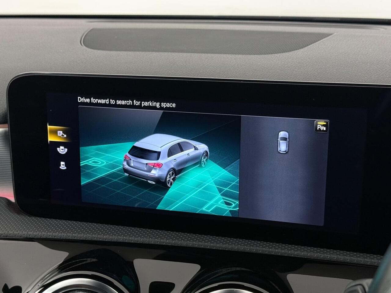 Mercedes-Benz A Class thumbnail Infotainment System