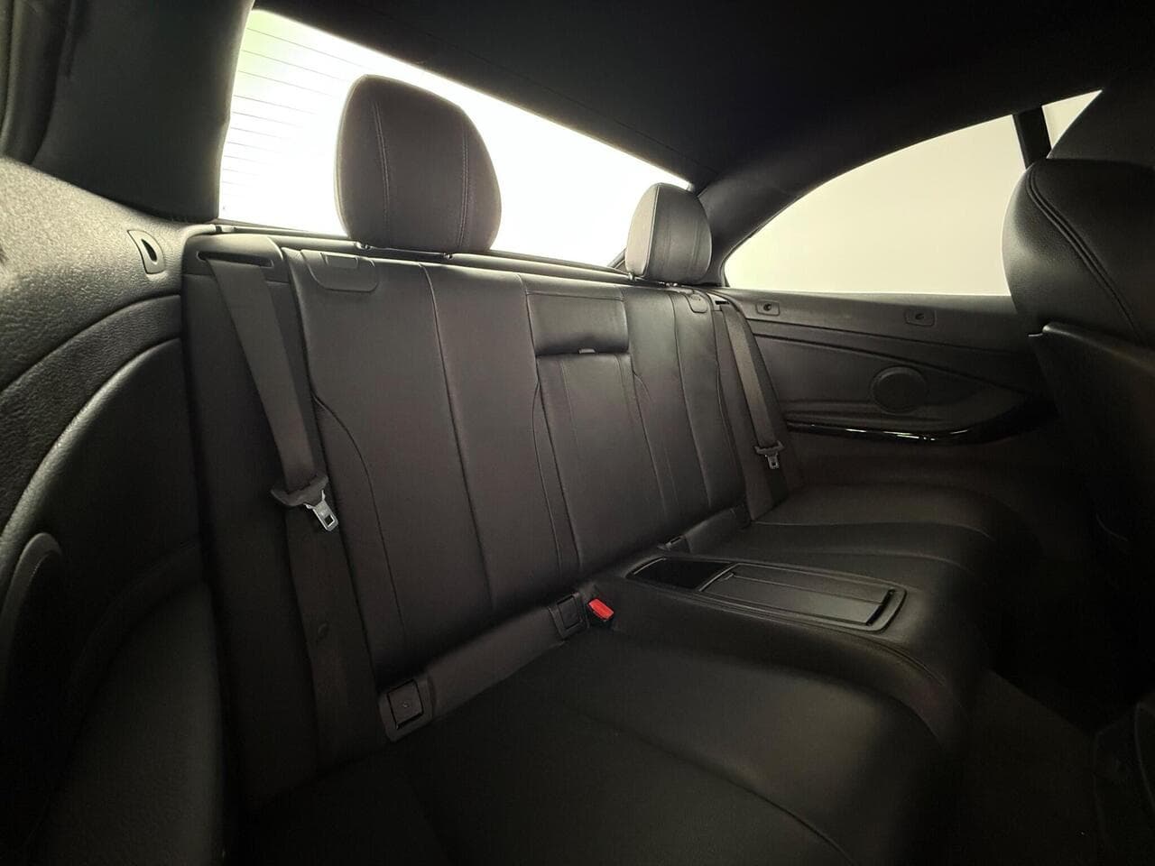 BMW 4 Series thumbnail Seats Rear