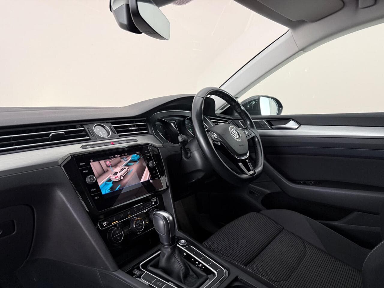 Volkswagen Arteon thumbnail Interior Front