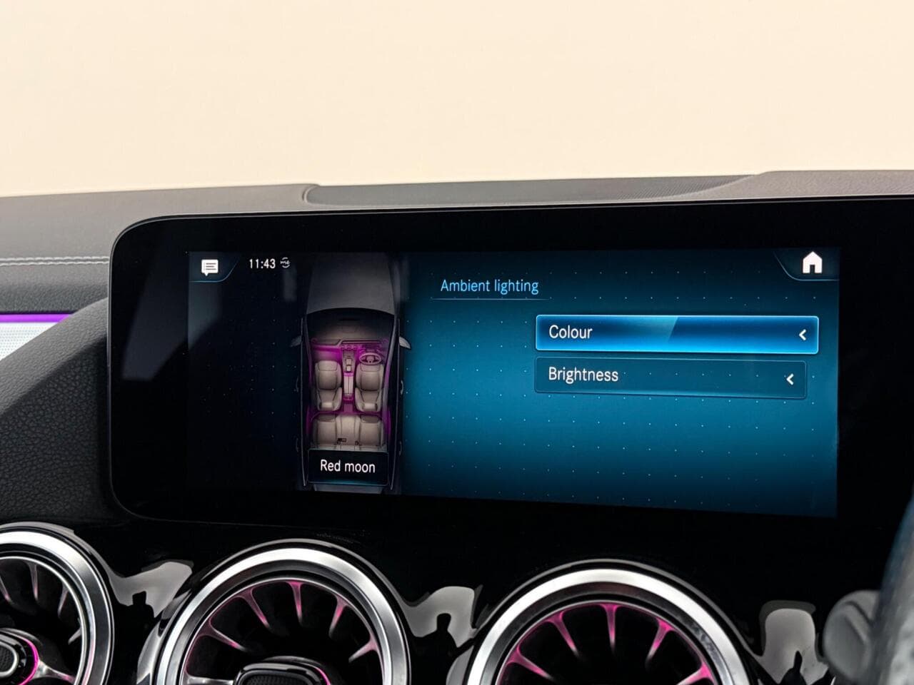 Mercedes-Benz B Class thumbnail Infotainment System